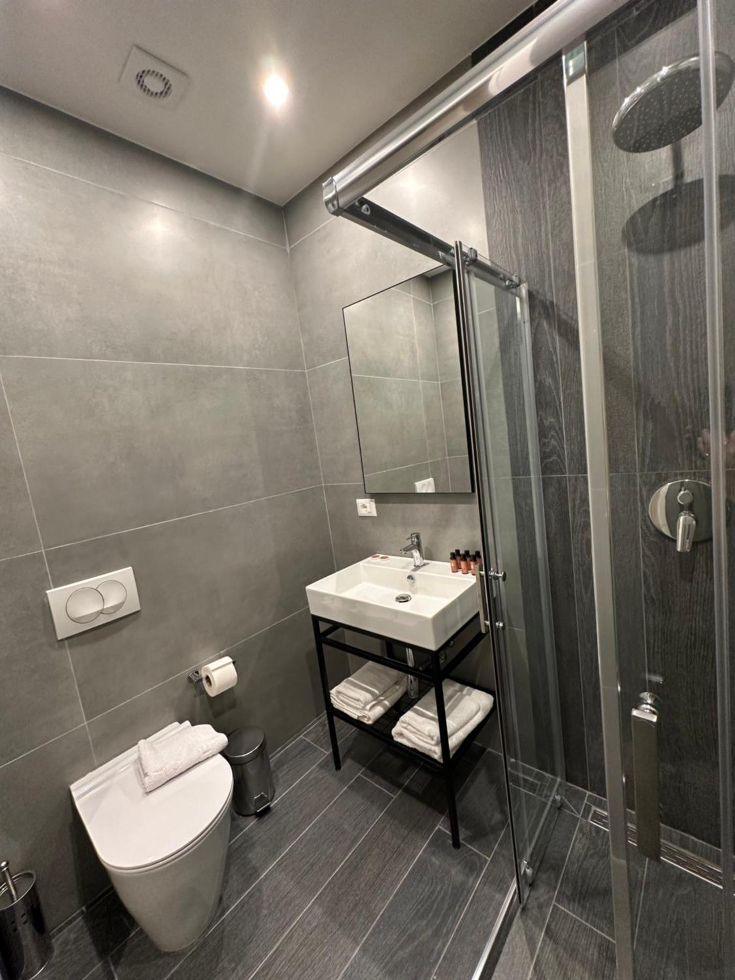 Split Rooftop Suites Дуррес Екстер'єр фото