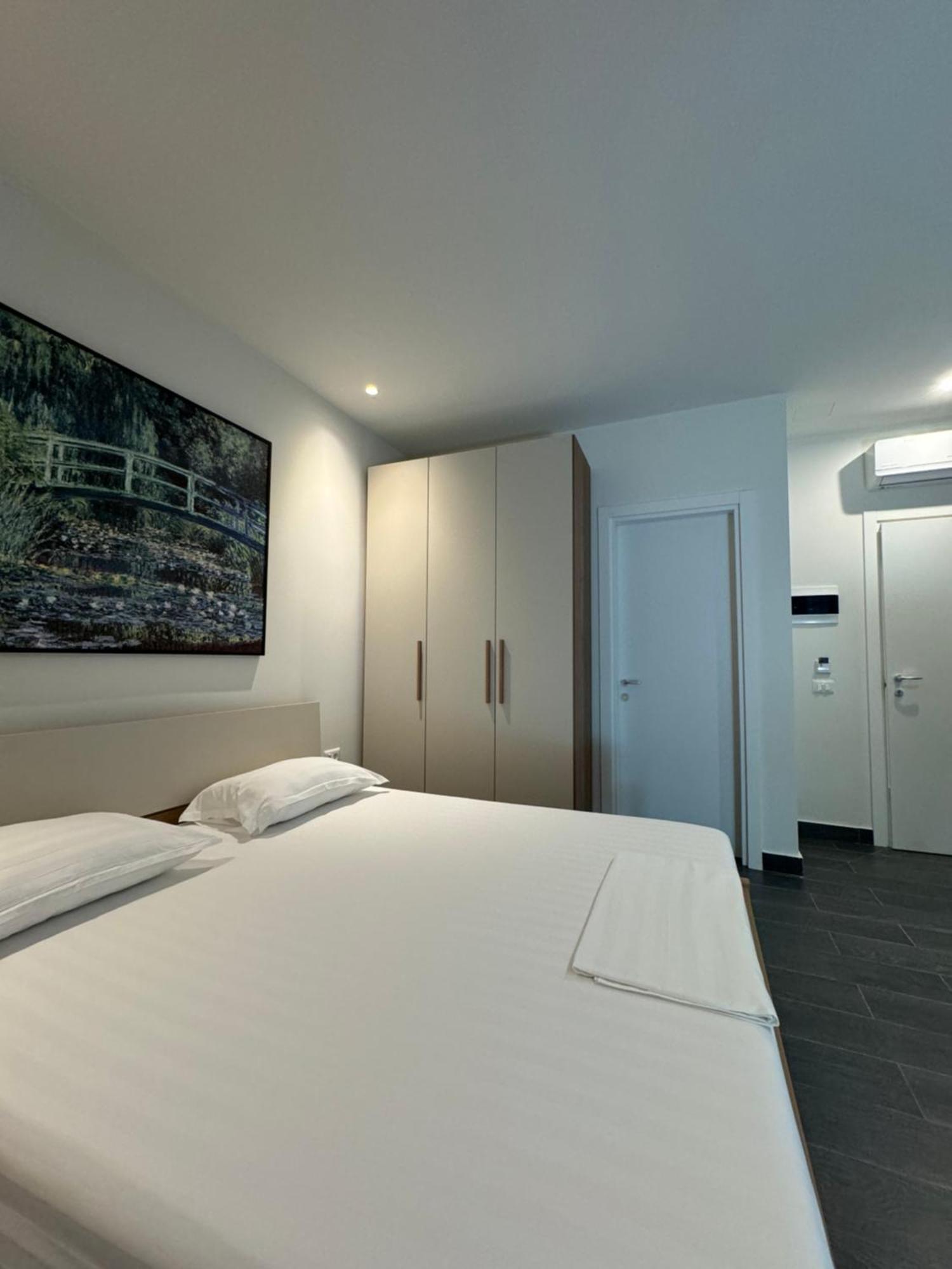 Split Rooftop Suites Дуррес Екстер'єр фото
